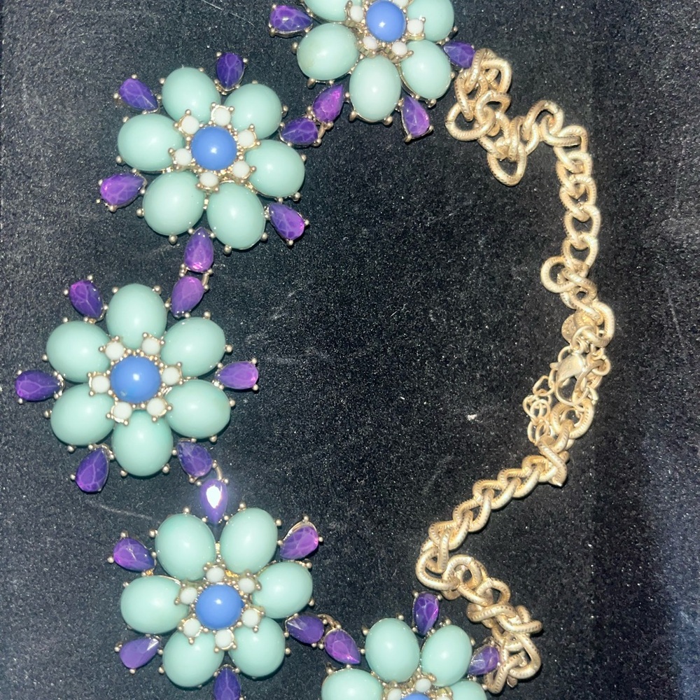 Leslie Danzis Chic Floral Necklace with Gold and Purple Accents - Picture 3 of 3
